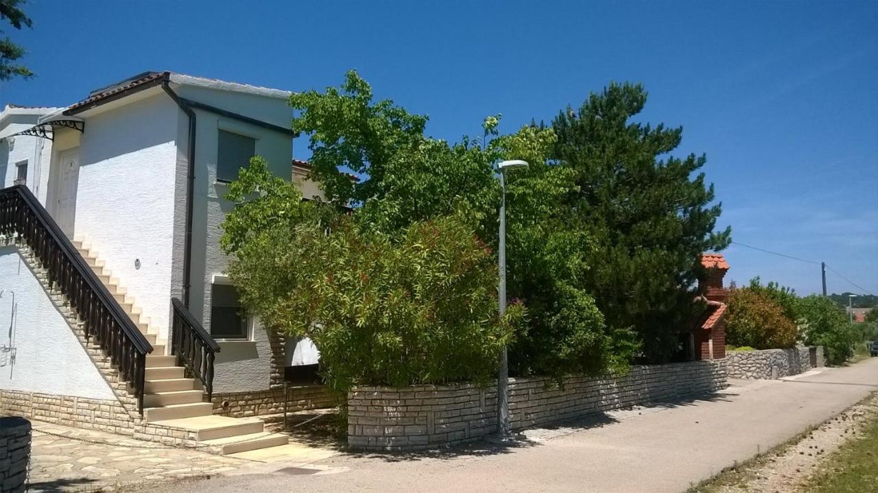 Apartments Carev 1293 Jezera Esterno foto
