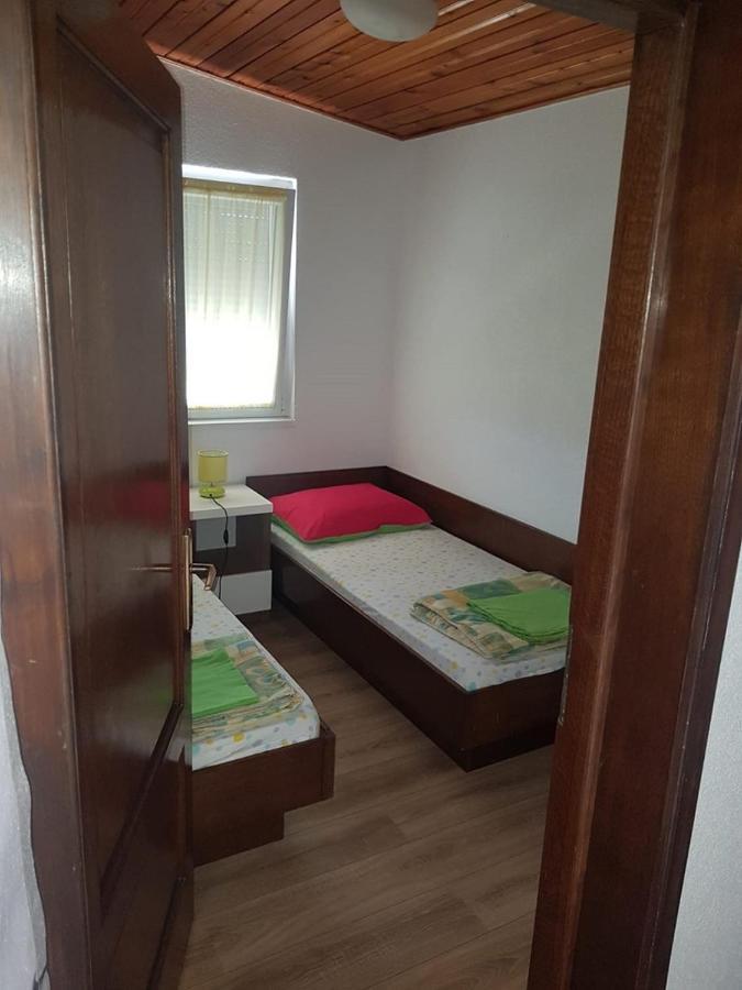 Apartments Carev 1293 Jezera Esterno foto