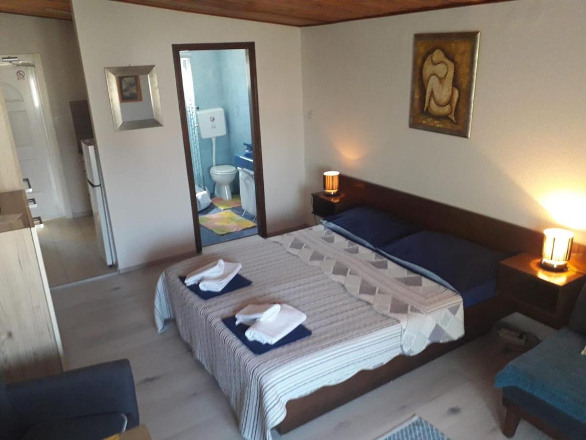 Apartments Carev 1293 Jezera Esterno foto