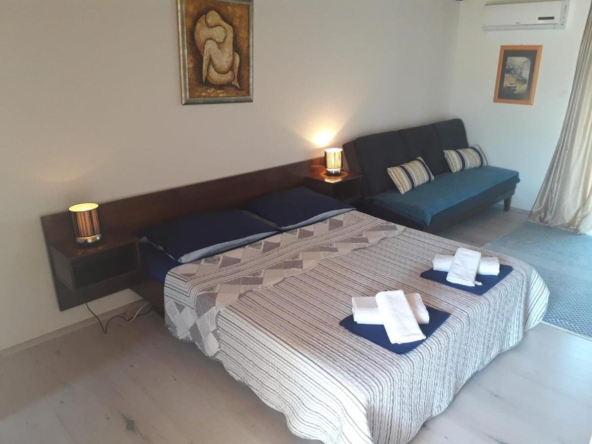 Apartments Carev 1293 Jezera Esterno foto